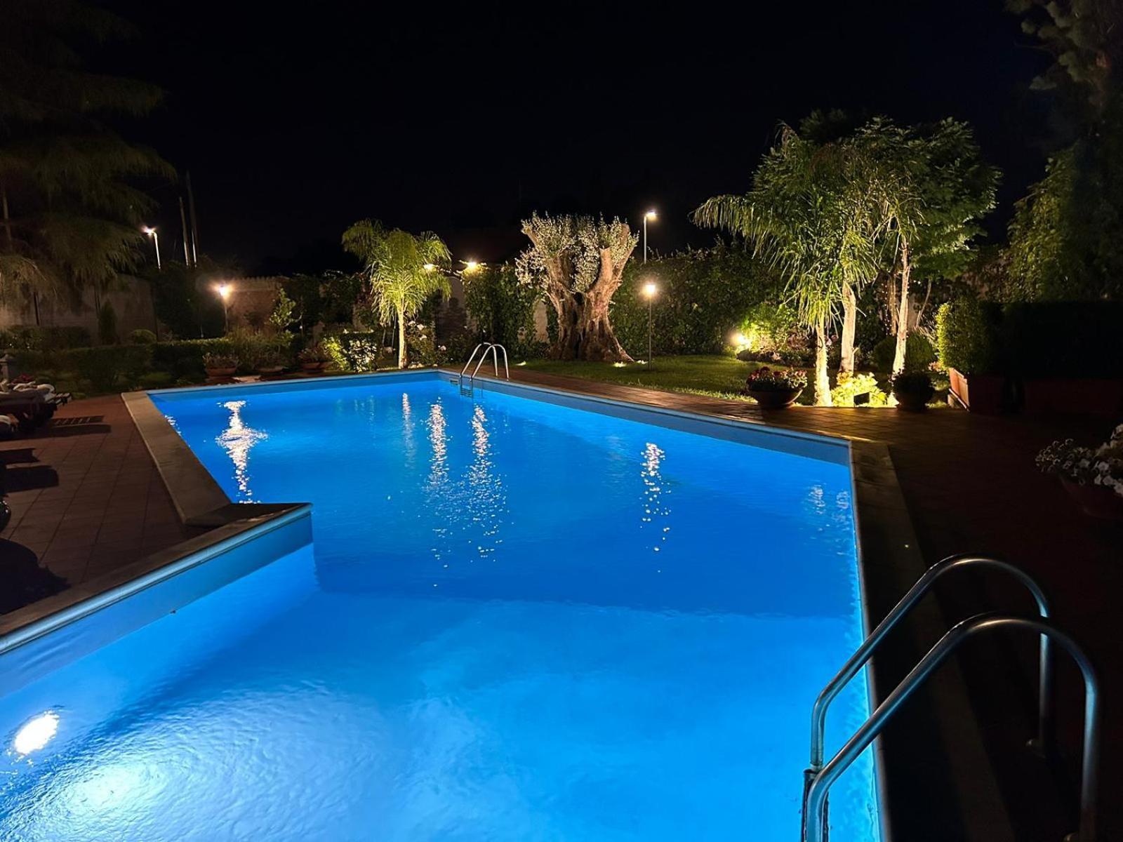 Villa Con Piscina Villa Scott Del Bernese ニコロージ エクステリア 写真